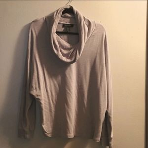 TAHARI long sleeved turtle neck sweater